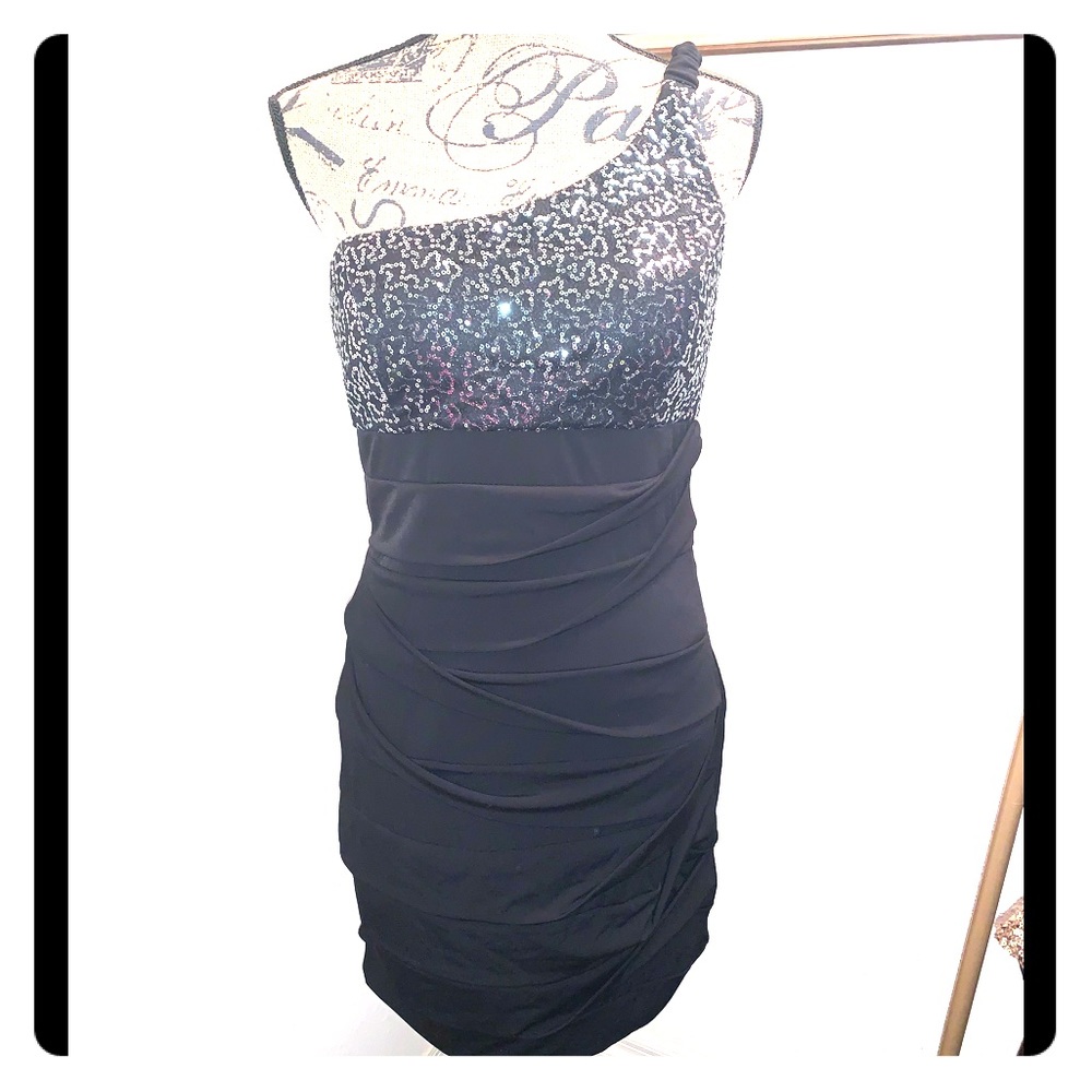 Black One Shoulder Mini